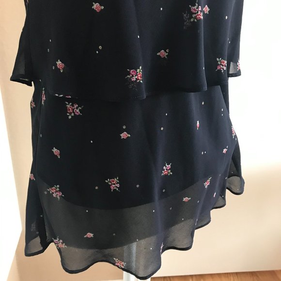 - Cabi Ruffle Layer Tank Floral - Picture 3 of 8